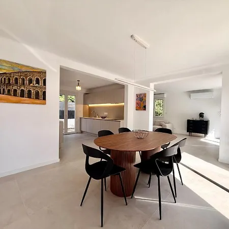Maison Moderne, 4 Avec Piscine A Villa