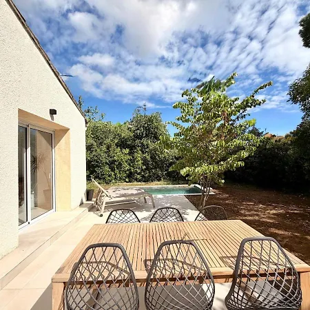 Maison Moderne, 4 Avec Piscine A