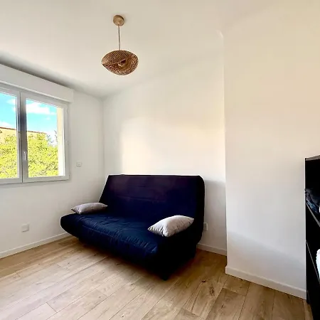 Maison Moderne, 4 Avec Piscine A